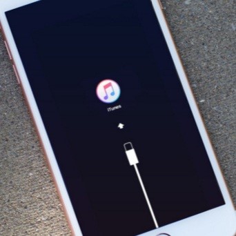 How-to-Fix-an-iPhone-Stuck-on-the-Apple-Logo